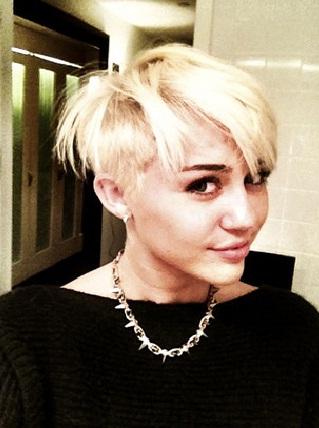 Nuevo Estilo on Miley Cyrus Presenta Su Nuevo Look En Twitter     Marcianos